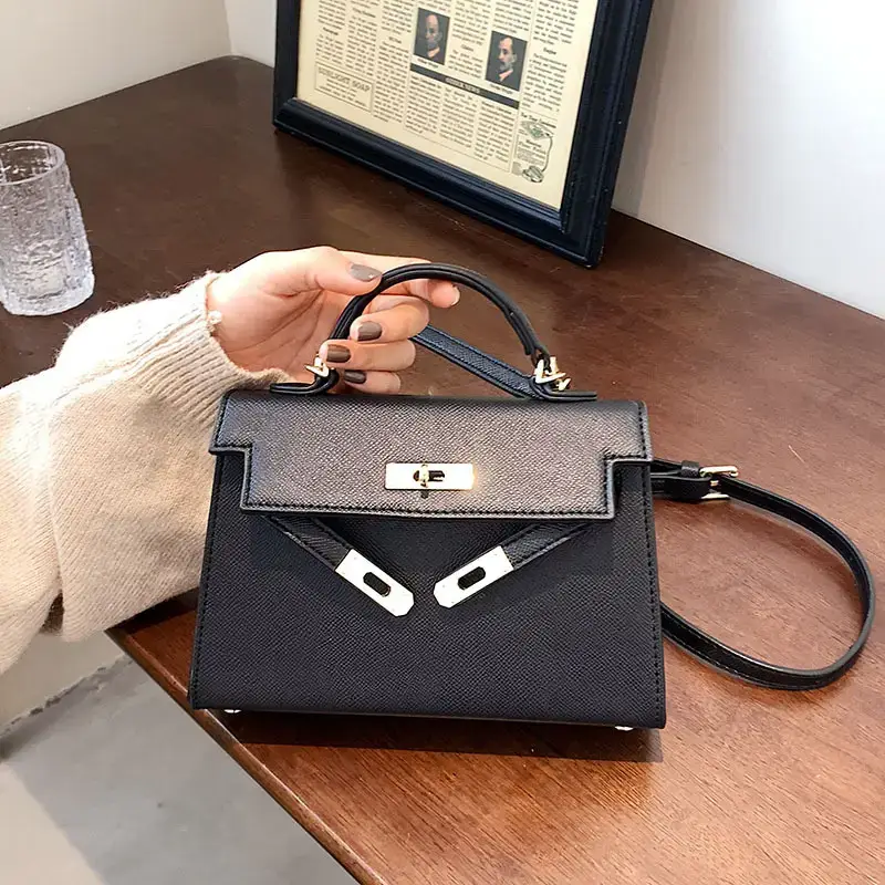Women's Beige Leather Shoulder Bag with Gold Plated Hardware - Image 8