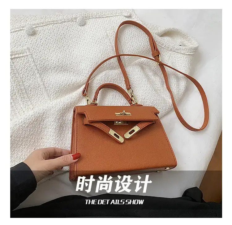 Women's Beige Leather Shoulder Bag with Gold Plated Hardware — feature 11