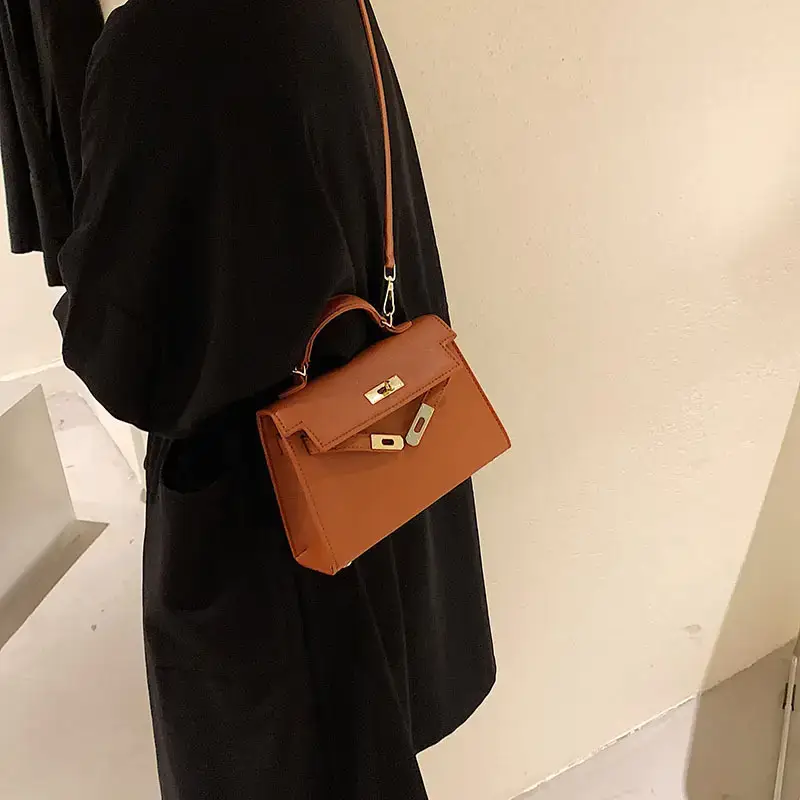 Women's Beige Leather Shoulder Bag with Gold Plated Hardware — feature 25