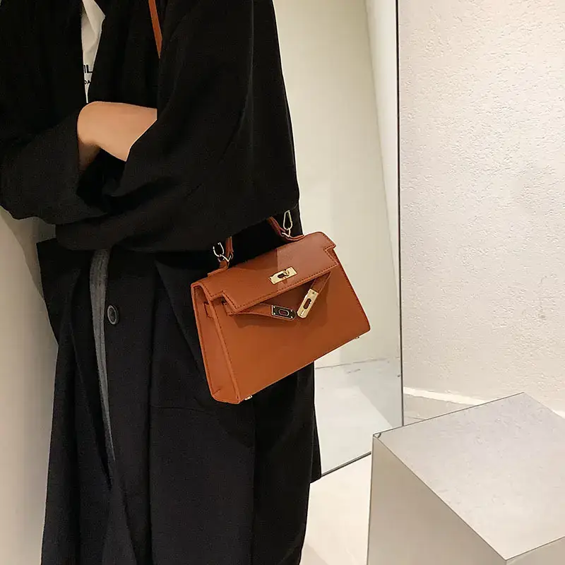 Women's Beige Leather Shoulder Bag with Gold Plated Hardware — feature 26