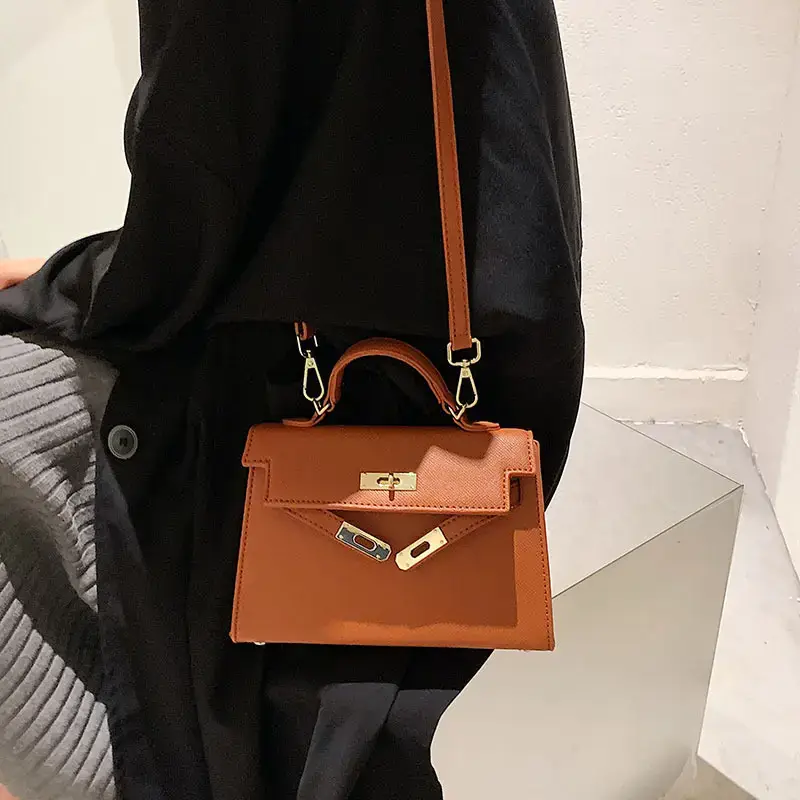 Women's Beige Leather Shoulder Bag with Gold Plated Hardware — feature 27