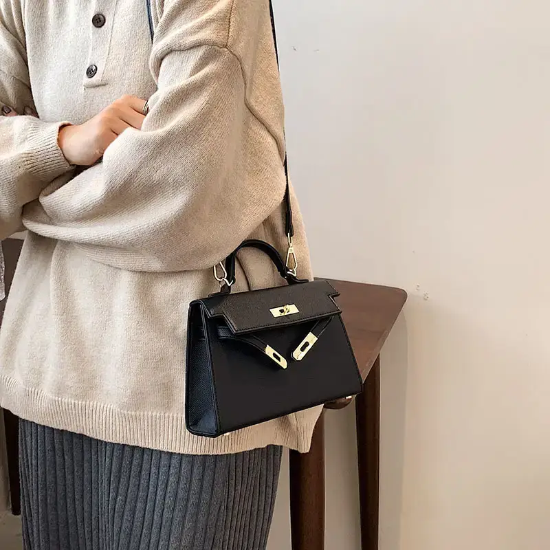 Women's Beige Leather Shoulder Bag with Gold Plated Hardware — feature 32