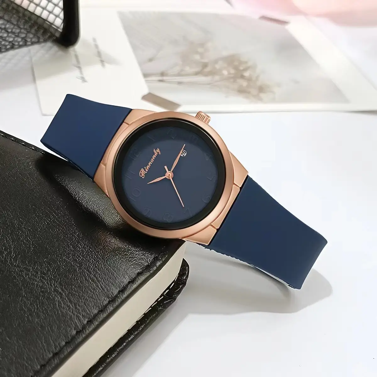 Ladies Silicone Belt Quartz Watch Rose Gold Dial — feature 5