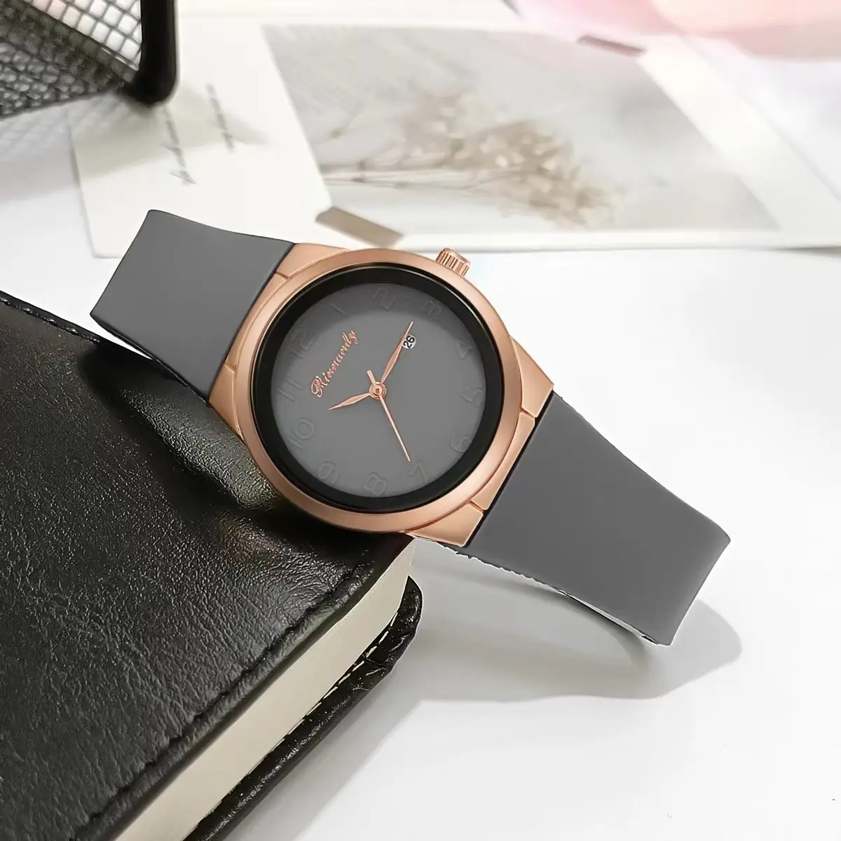 Ladies Silicone Belt Quartz Watch Rose Gold Dial — feature 7