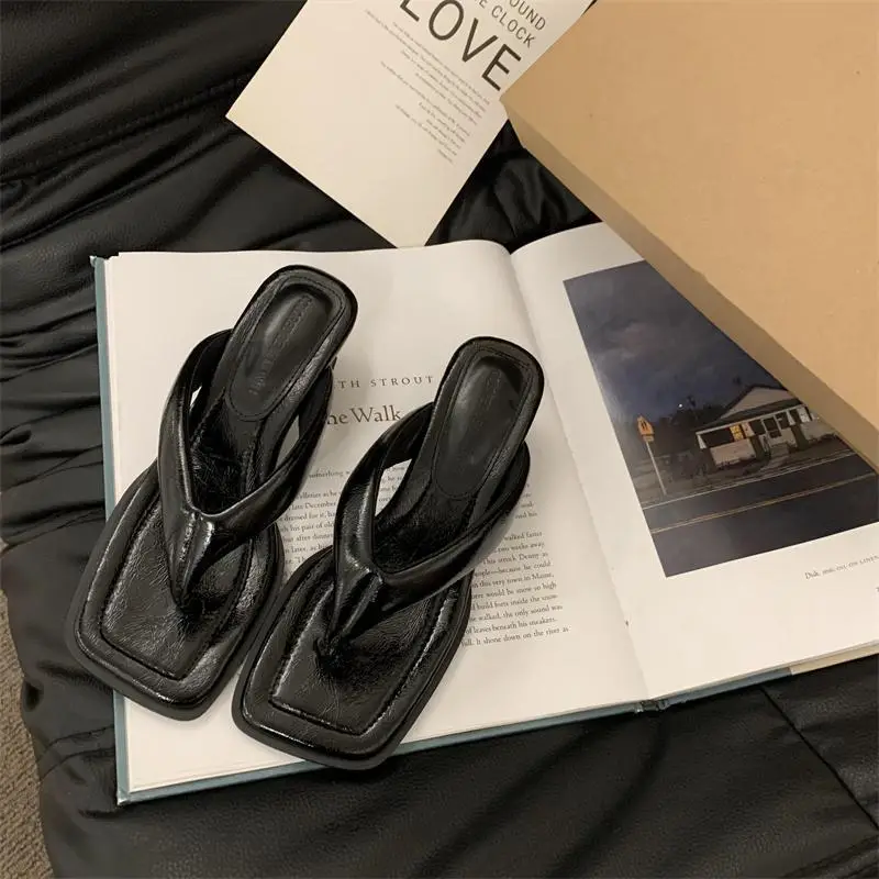 2025 Women's Black Heel Sandals Large White — feature 17