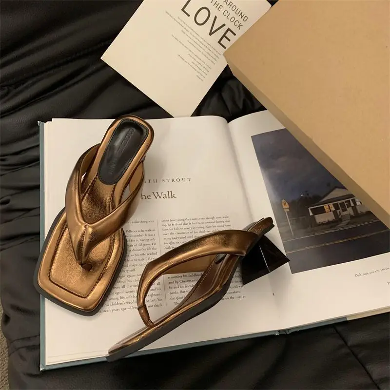 2025 Women's Black Heel Sandals Large White — feature 20