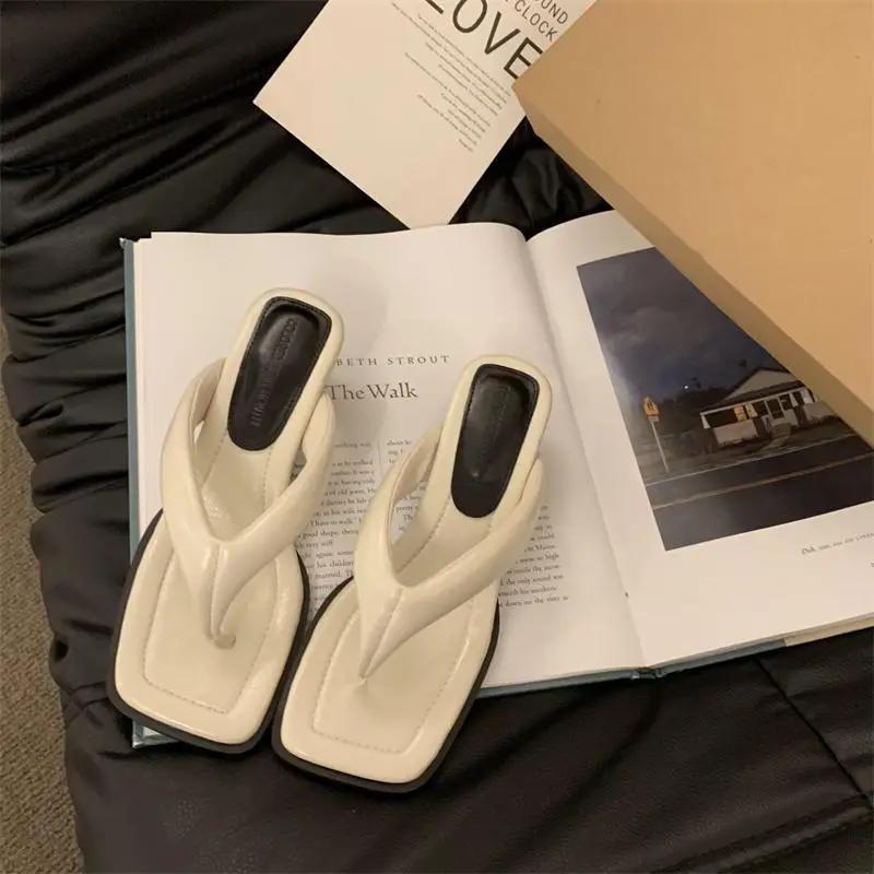 2025 Women's Black Heel Sandals Large White — feature 22