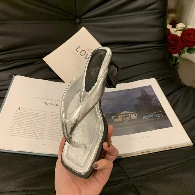 2025 Women's Black Heel Sandals Large White — feature 28