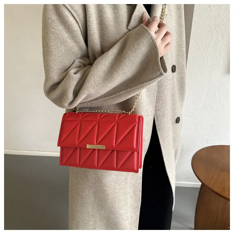 White Quilted Chain Bag for Women 2025 — feature 10