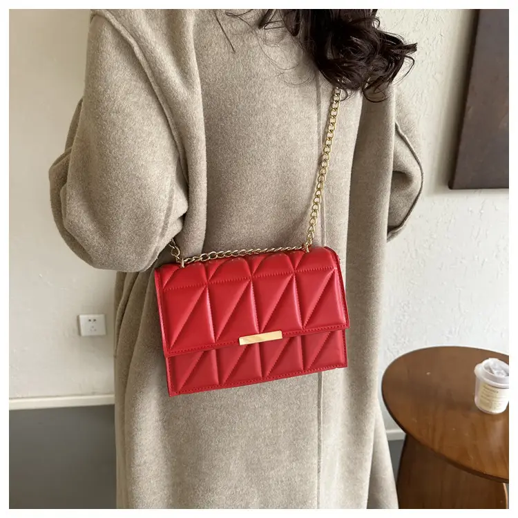 White Quilted Chain Bag for Women 2025 — feature 12