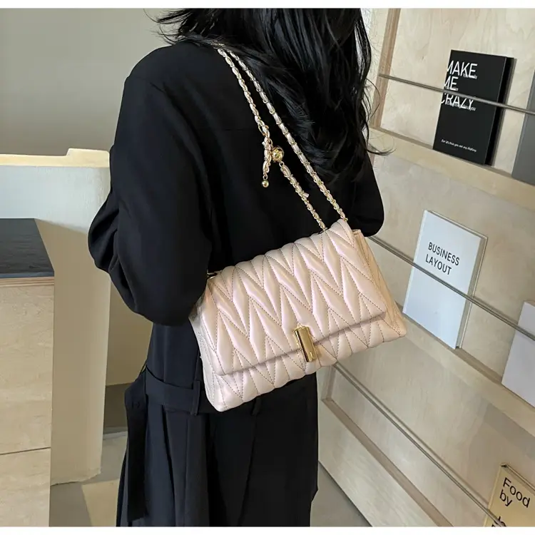 Black Quilted Chain Shoulder Bag for Women 2024 — feature 16