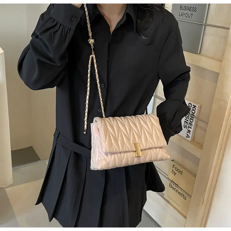Black Quilted Chain Shoulder Bag for Women 2024 — feature 17