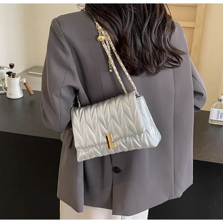 Black Quilted Chain Shoulder Bag for Women 2024 — feature 21