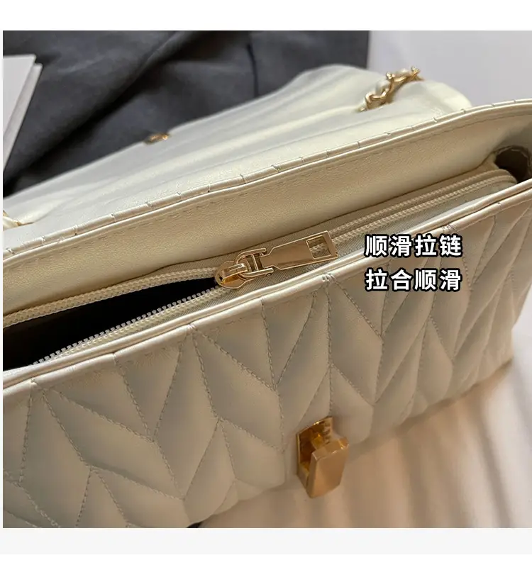 Black Quilted Chain Shoulder Bag for Women 2024 — feature 5