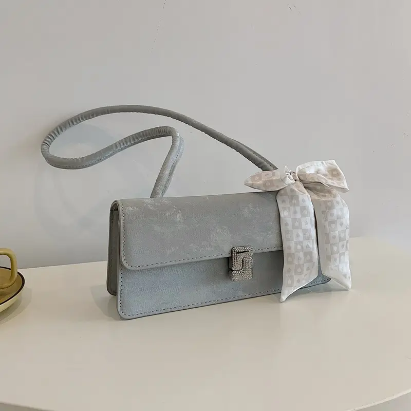 Black French Style Shoulder Bag with Bow - Image 6