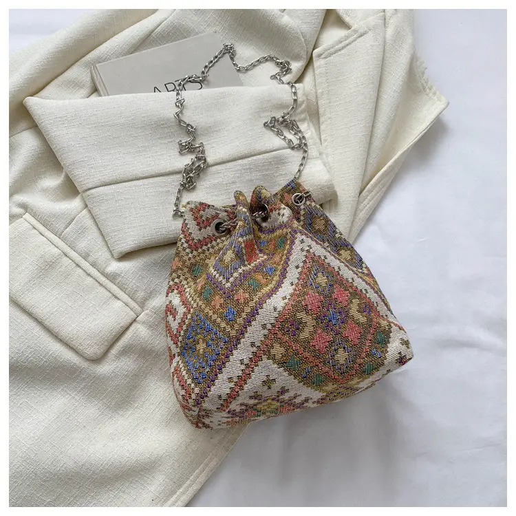 Women's Pearl Chain Crossbody Bag 2025 New Ethnic Style — feature 20