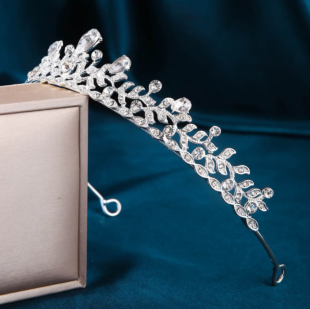 Crystal Queen Hairband for Weddings Brides Crown - Image 5