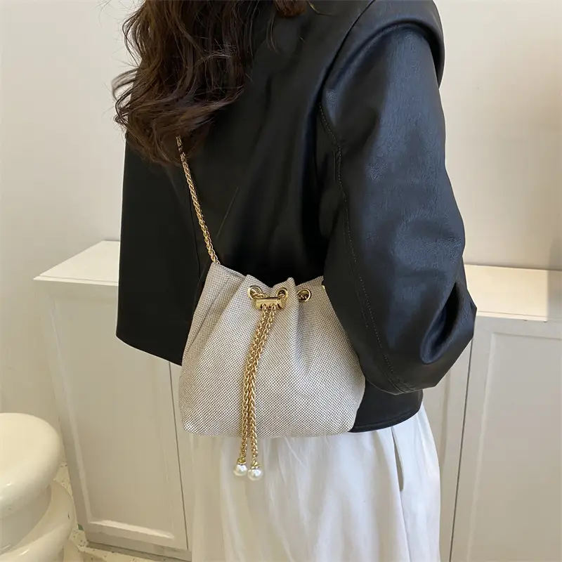 Women's Pearl Chain Straw Bucket Bag 2025 - Image 8