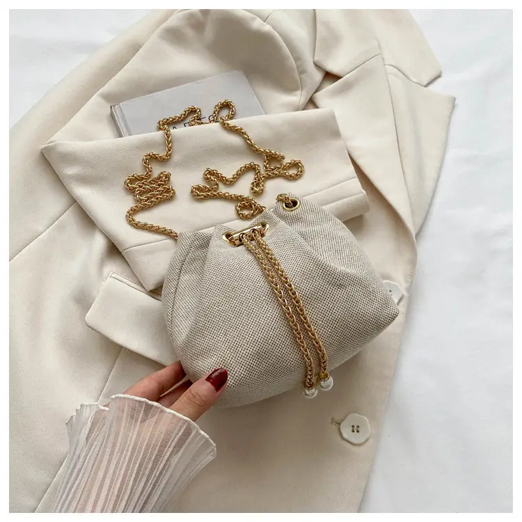 Women's Pearl Chain Straw Bucket Bag 2025 — feature 19