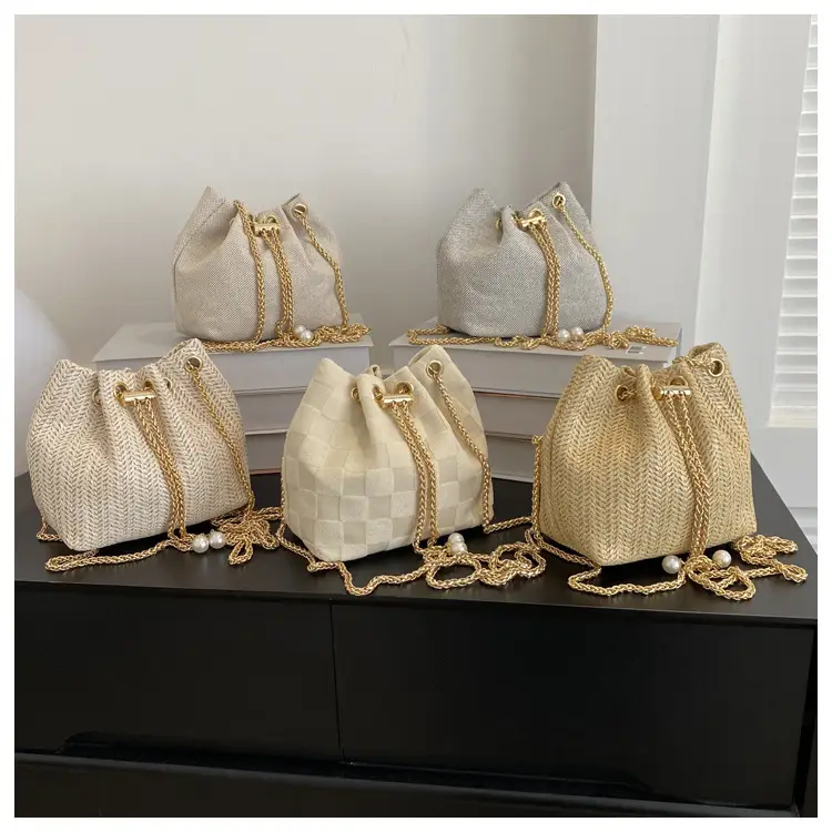 Women's Pearl Chain Straw Bucket Bag 2025 — feature 22