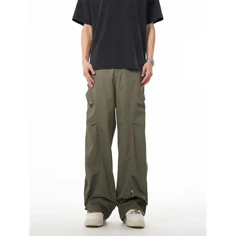 Men's Green Army Style Wrinkled Cargo Pants - Image 2