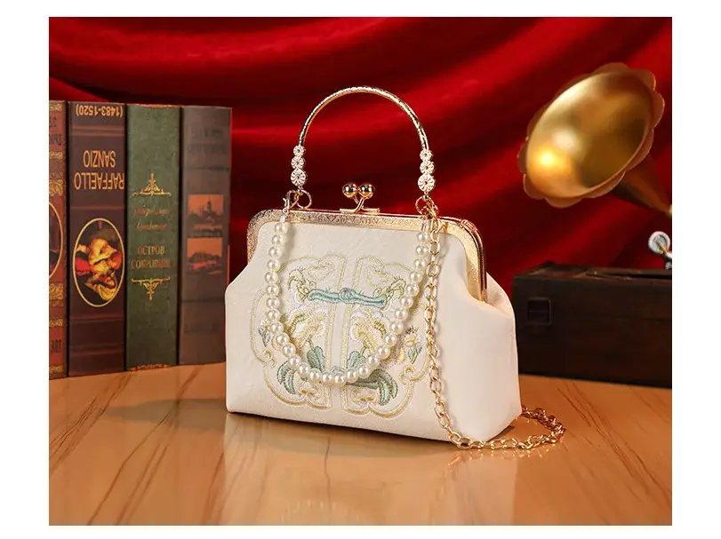 New Chinese Style Embroidered Women's Bag Small Square Bridesmaid Handbag — feature 4
