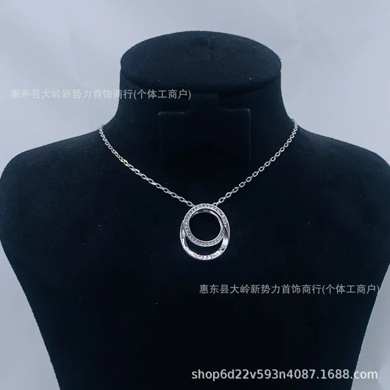 Gold Rhinestone Necklace Set for Women Simple Design - Image 8