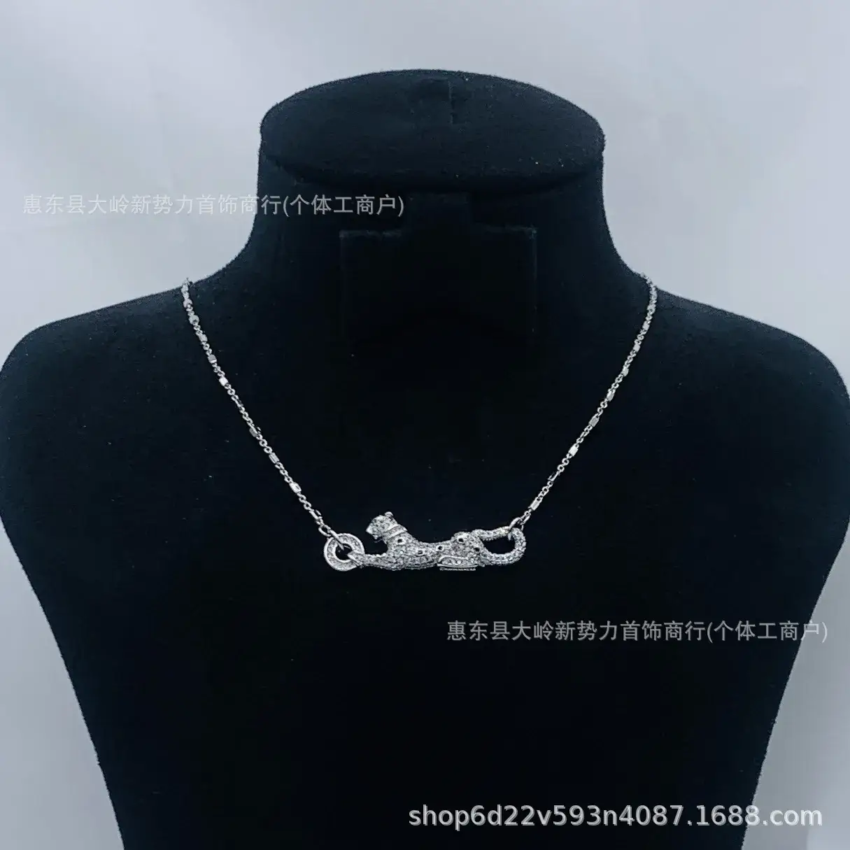Gold Rhinestone Necklace Set for Women Simple Design - Image 2