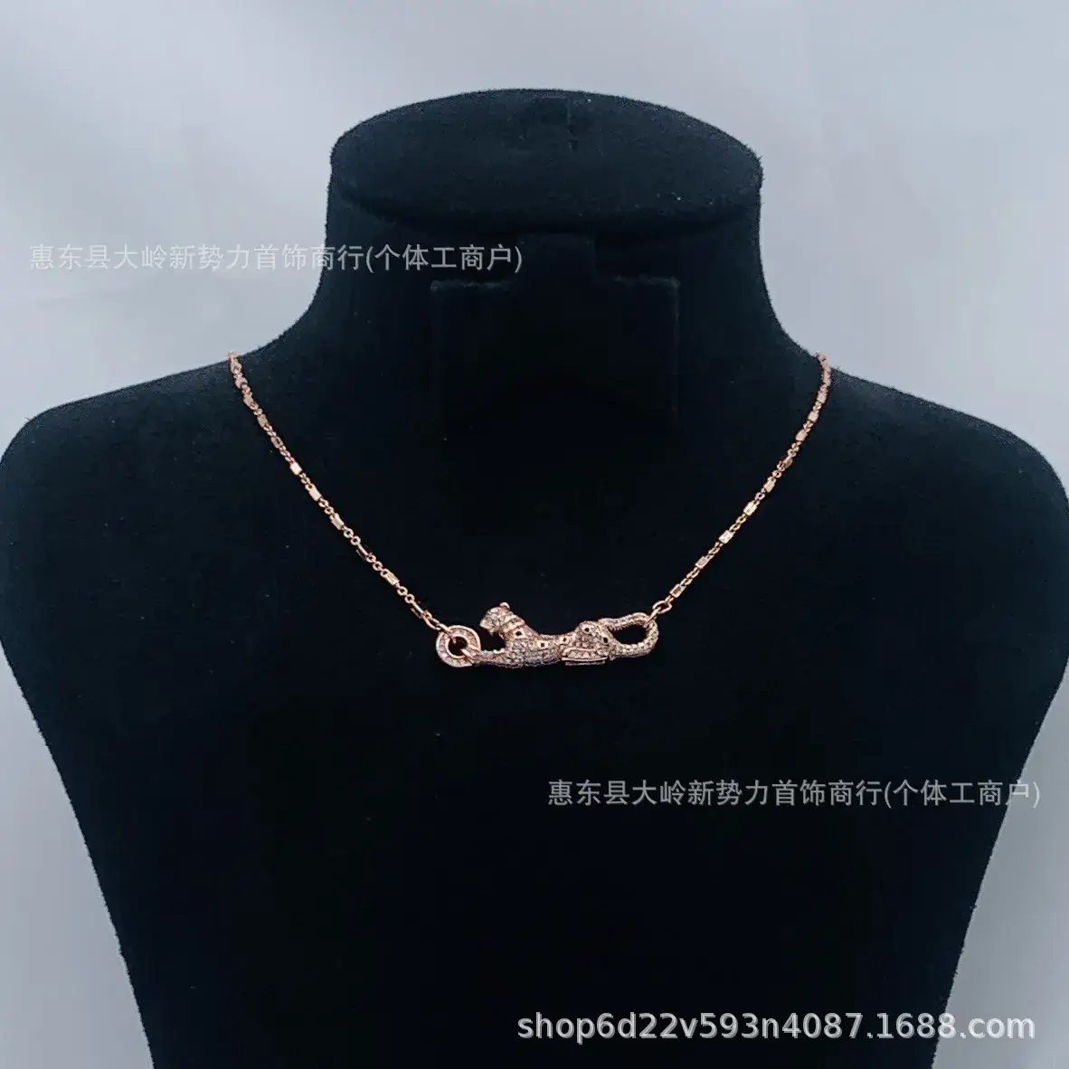 Gold Rhinestone Necklace Set for Women Simple Design - Image 3