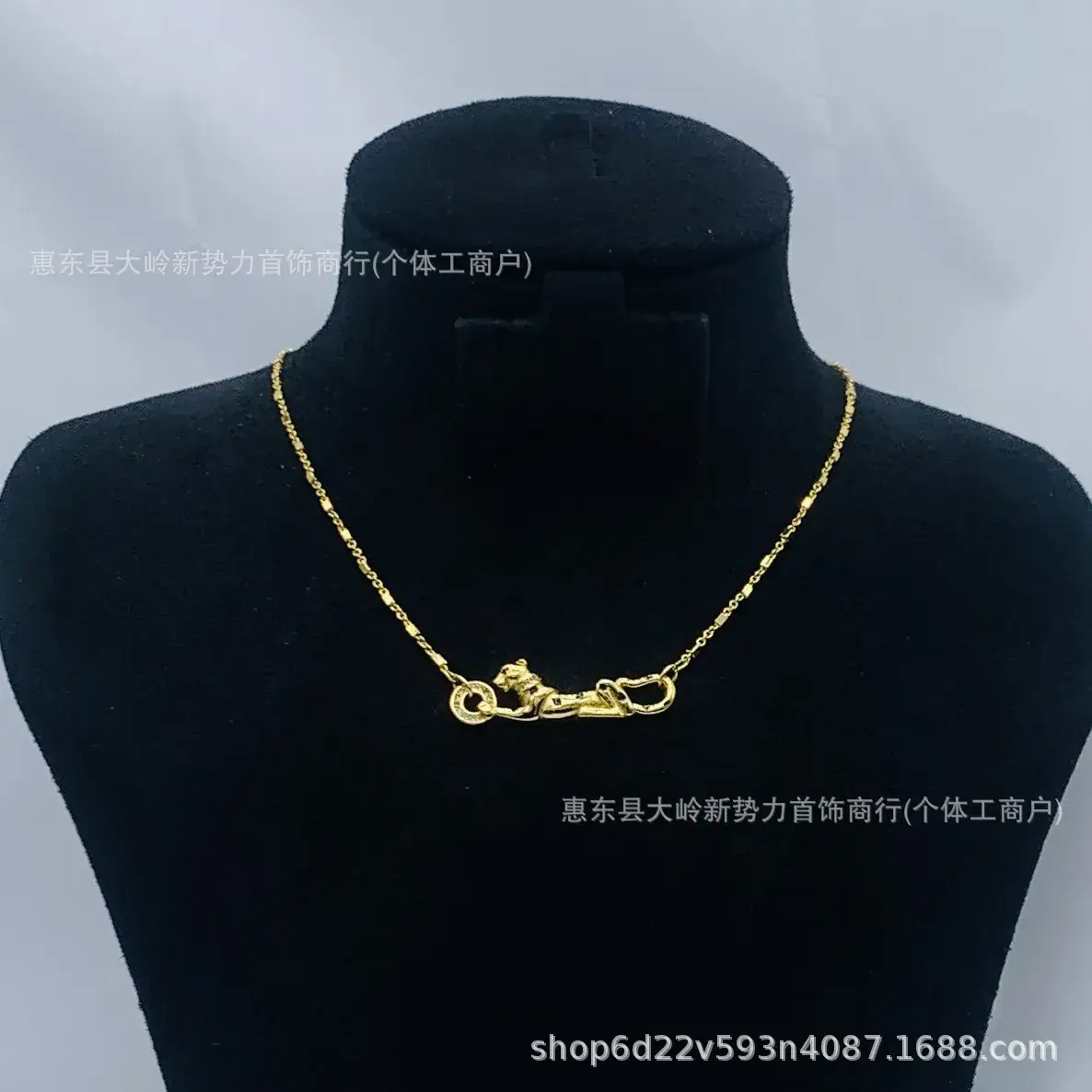 Gold Rhinestone Necklace Set for Women Simple Design - Image 4