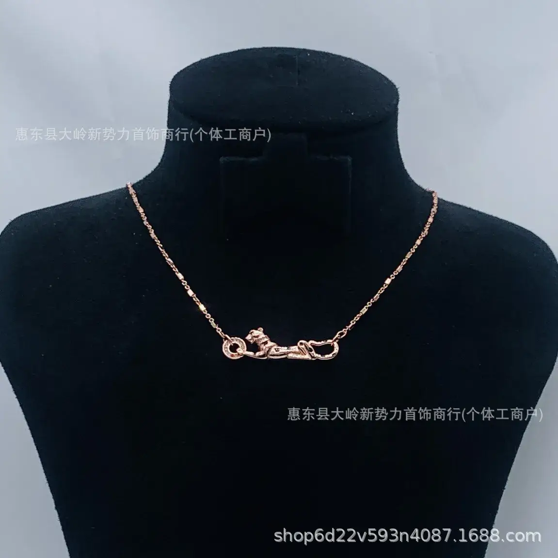 Gold Rhinestone Necklace Set for Women Simple Design - Image 6