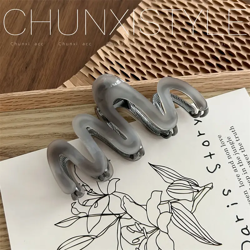 Women's Acetic Acid Hairpin Clip with Blue Shark Design - Image 2