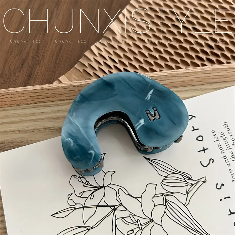 Women's Acetic Acid Hairpin Clip with Blue Shark Design - Image 3