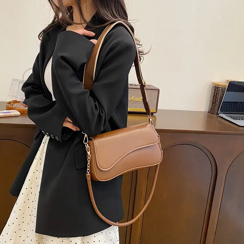 Elegant French Niche Brown Women's Crossbody Bag - Image 4
