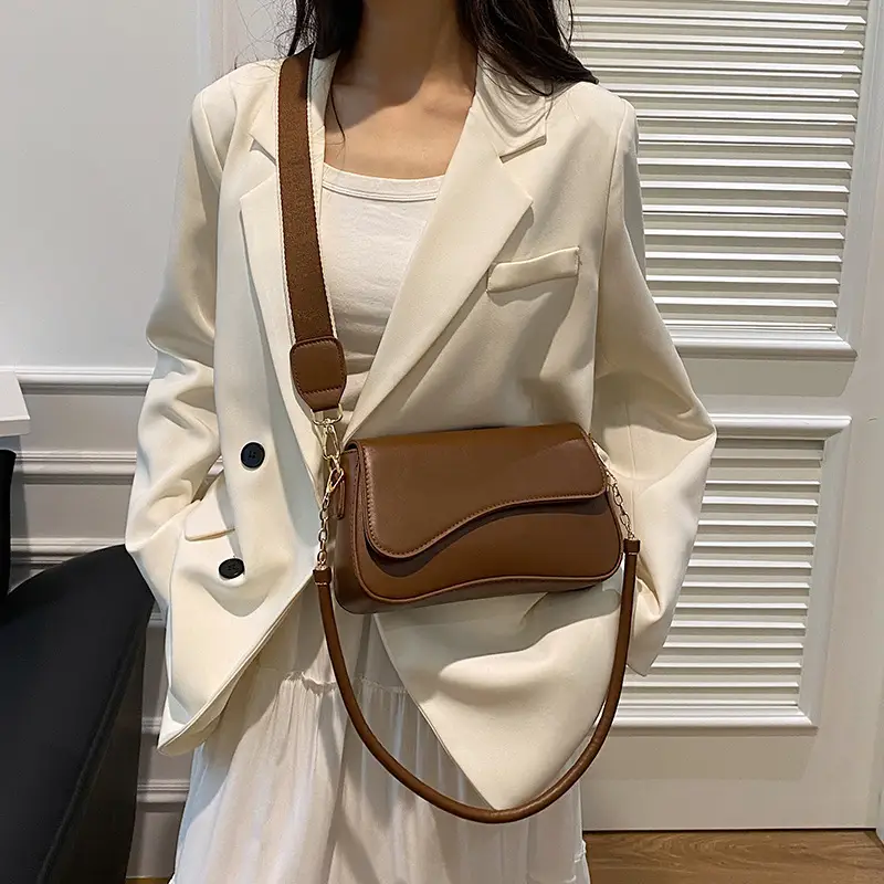 Elegant French Niche Brown Women's Crossbody Bag - Image 5