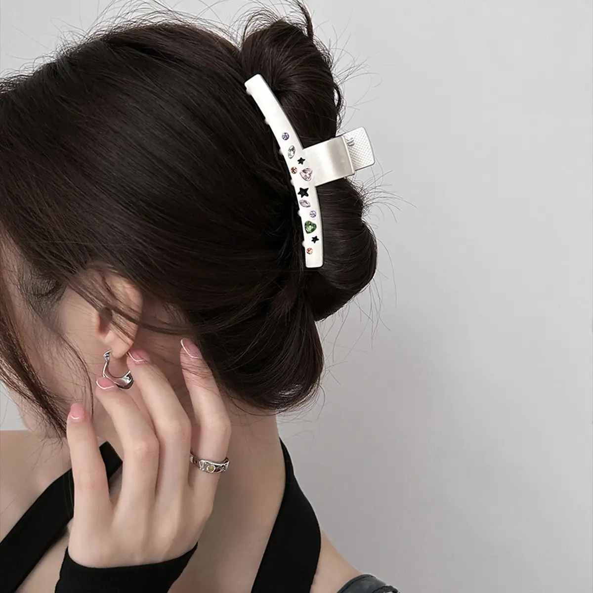 Summer Metal Hairpin Clip for Women with Sparkle Design - Image 48