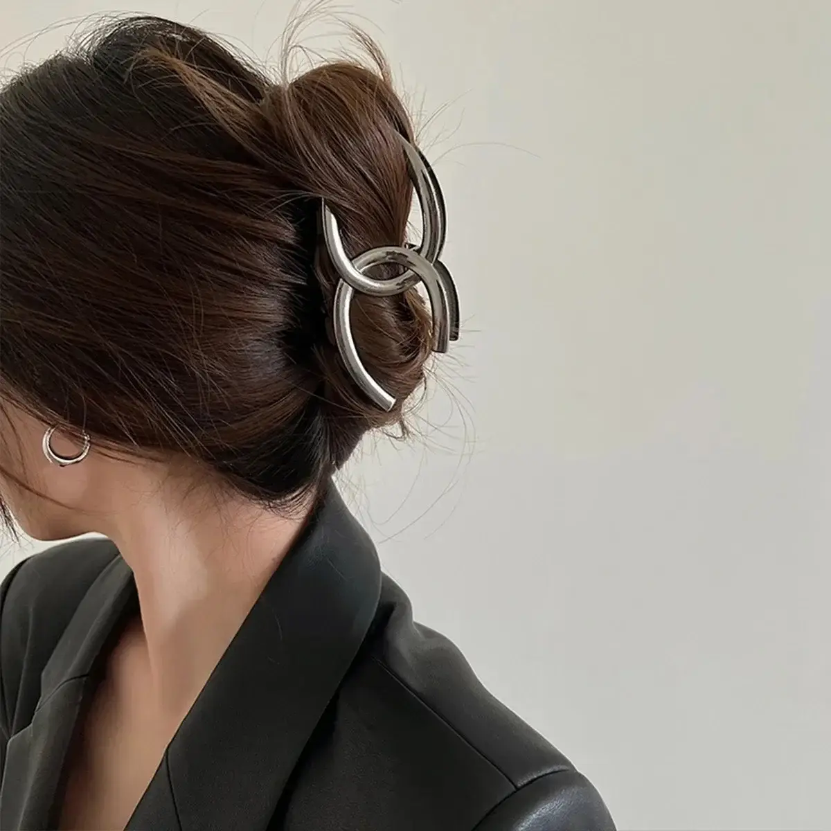 Summer Metal Hairpin Clip for Women with Sparkle Design - Image 26
