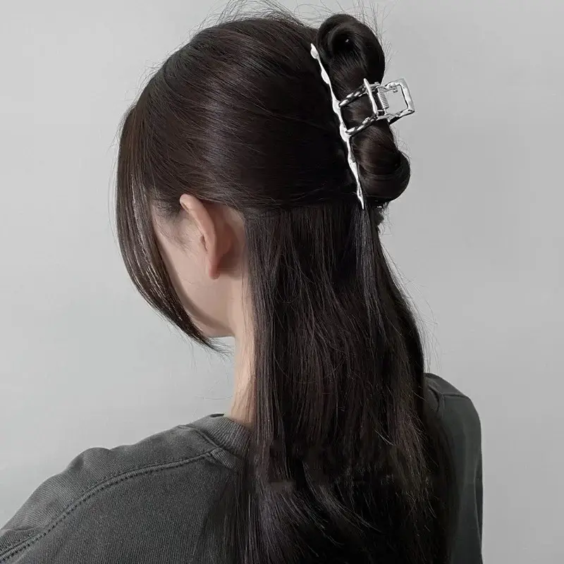 Summer Metal Hairpin Clip for Women with Sparkle Design - Image 44