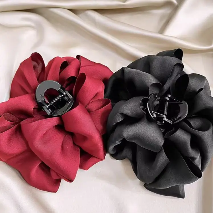 Black Bubble Grip Hair Clip for Women - Image 7