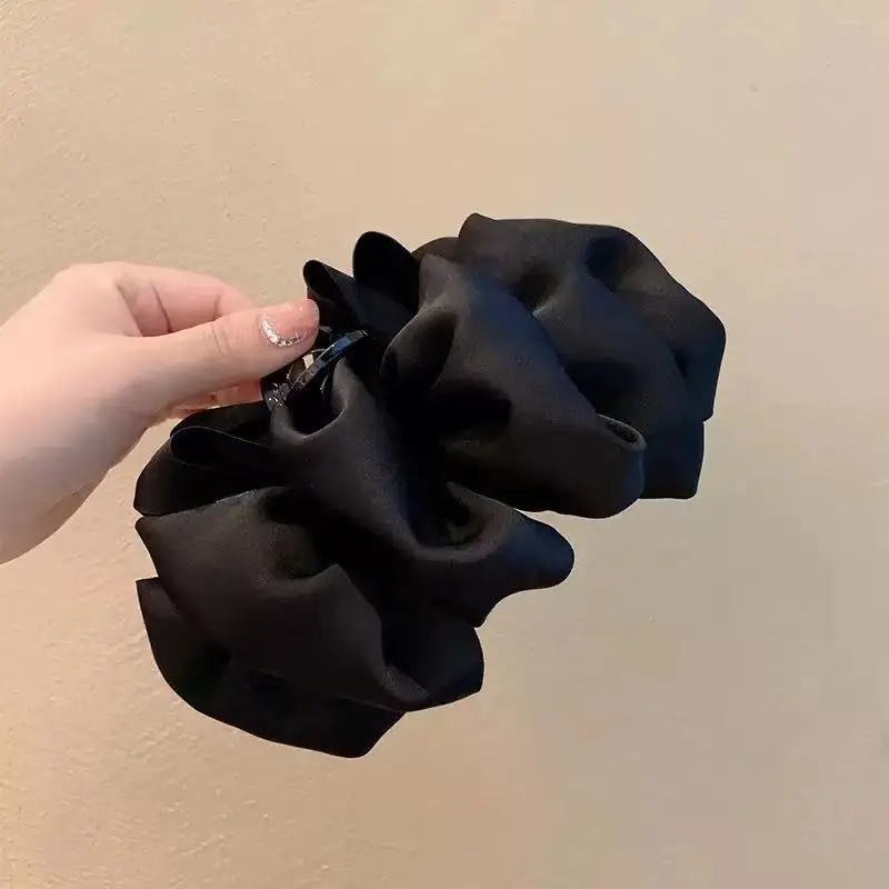 Black Bubble Grip Hair Clip for Women — feature 2