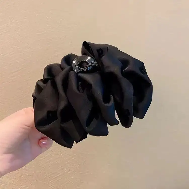 Black Bubble Grip Hair Clip for Women - Image 3