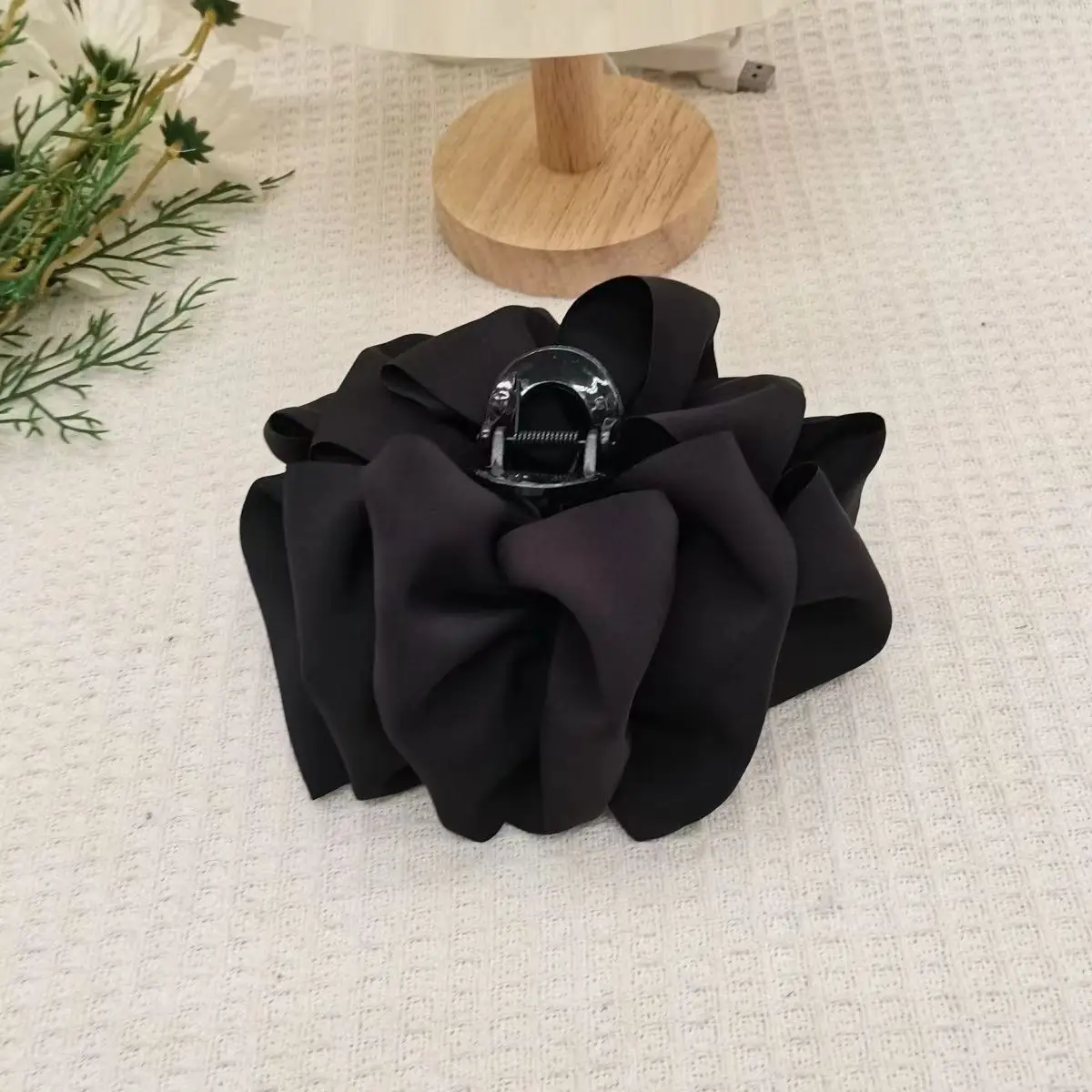 Black Bubble Grip Hair Clip for Women - Image 5