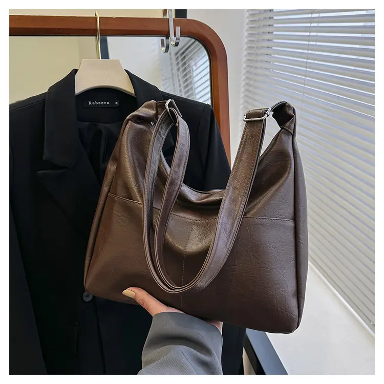 Black Leather Shoulder Bag for Women 2024 — feature 11