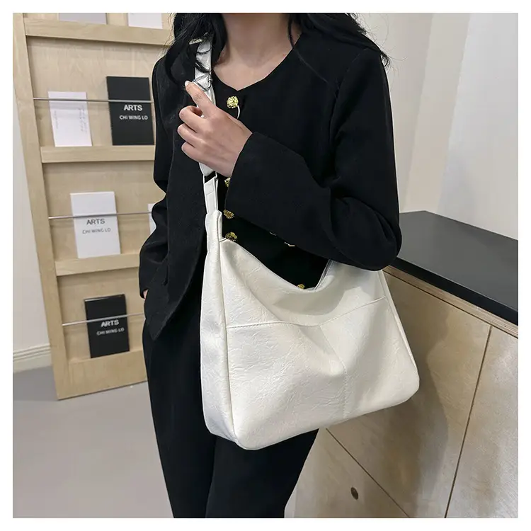 Black Leather Shoulder Bag for Women 2024 — feature 16