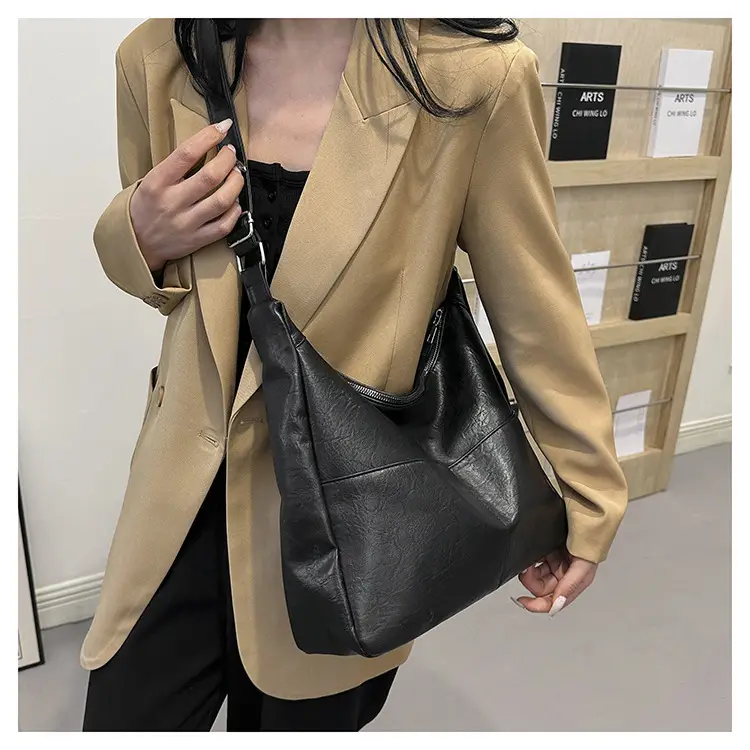 Black Leather Shoulder Bag for Women 2024 — feature 18
