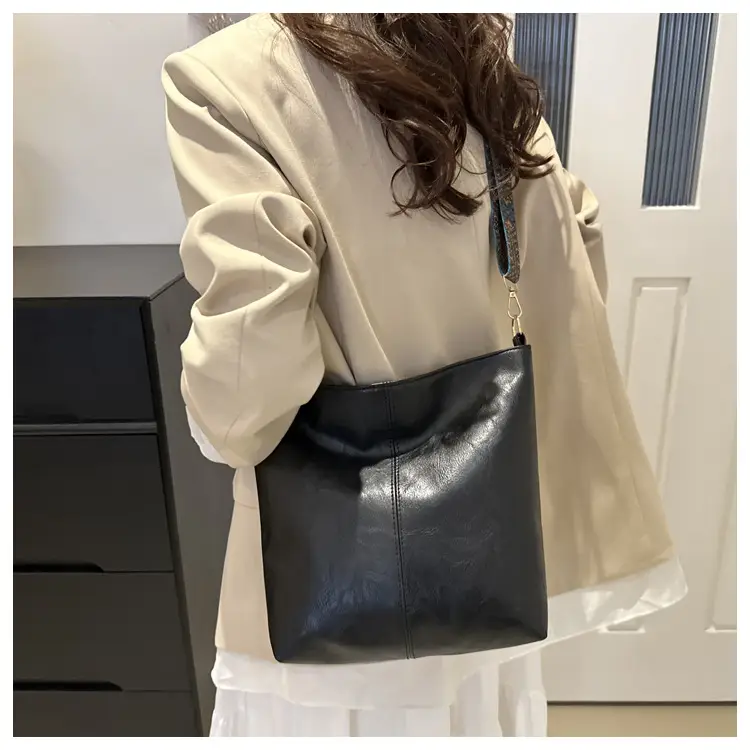 Women's Black Textured Shoulder Crossbody Tote Bag Large Capacity — feature 22