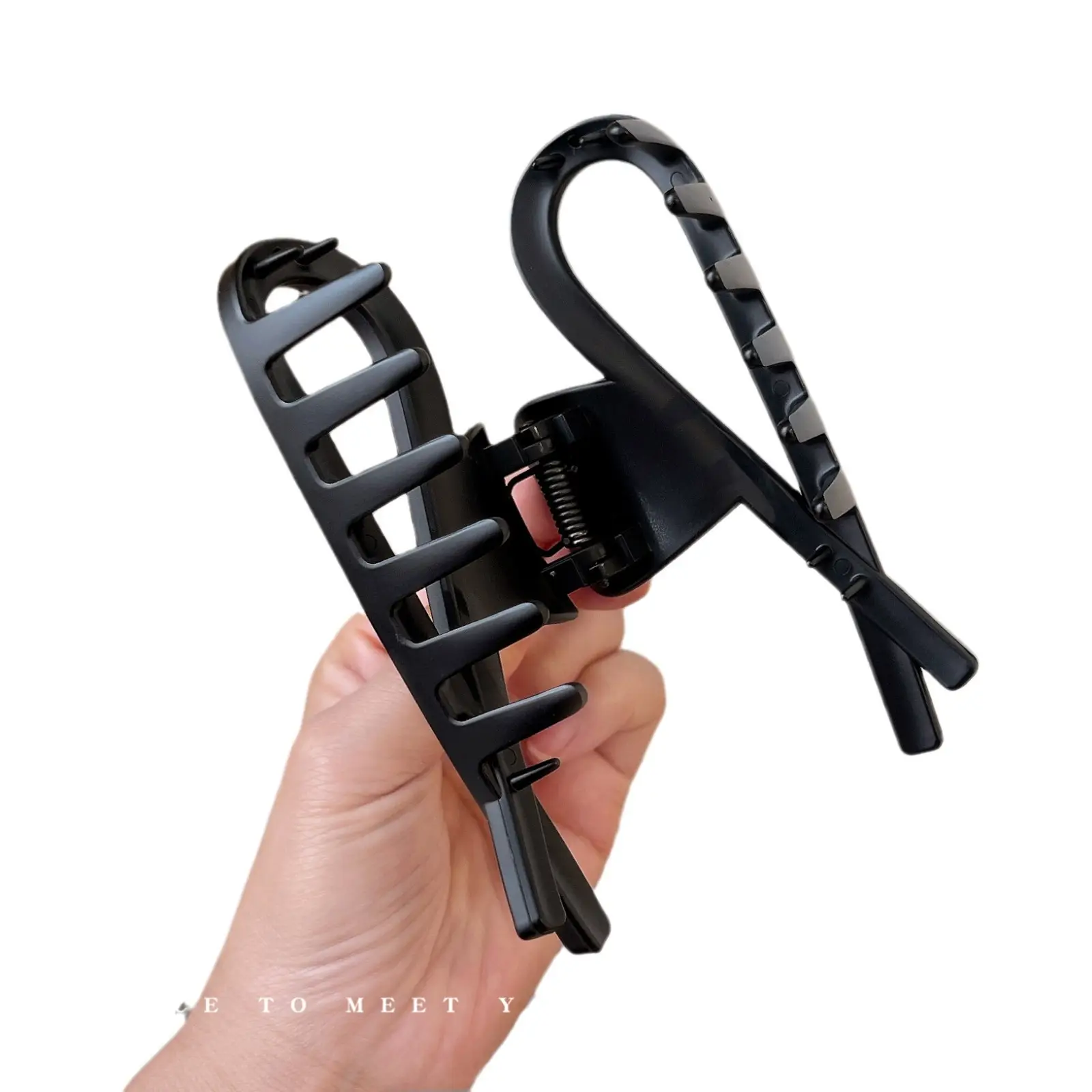 Large Retro Shark Hair Clip for Women Black Acrylic - Image 11