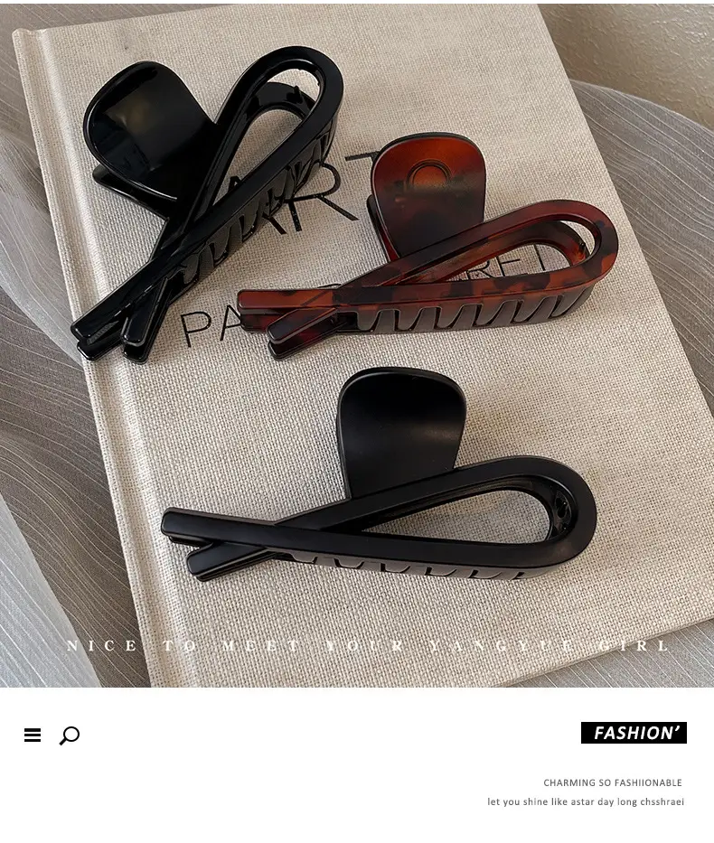 Large Retro Shark Hair Clip for Women Black Acrylic — feature 5