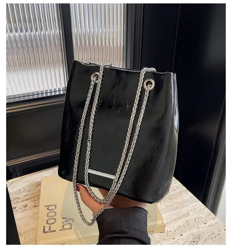 Black Chain Bucket Bag for Women 2024 — feature 3