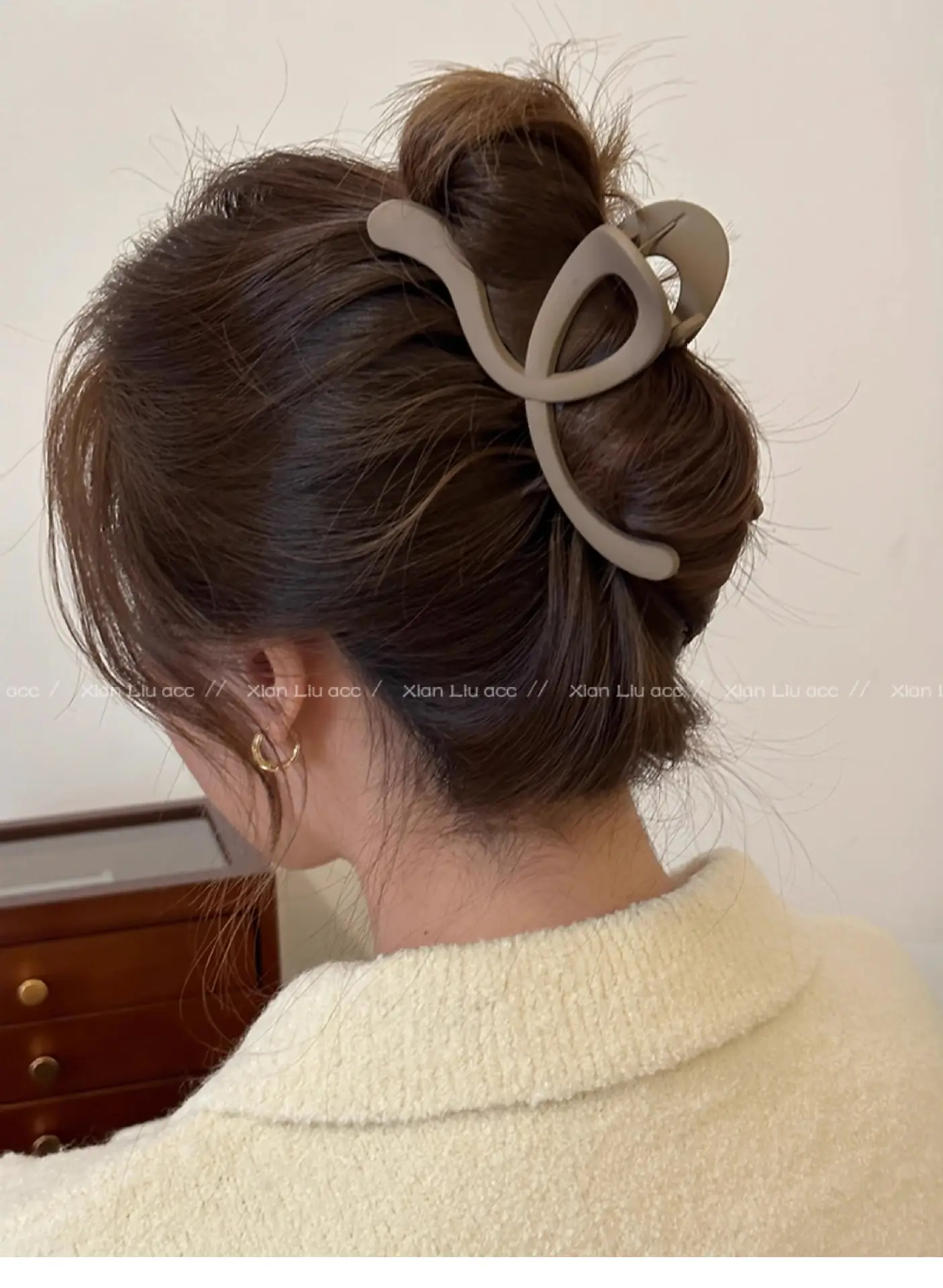 Frosted Wave Hair Clip Women's 2024 New — feature 10